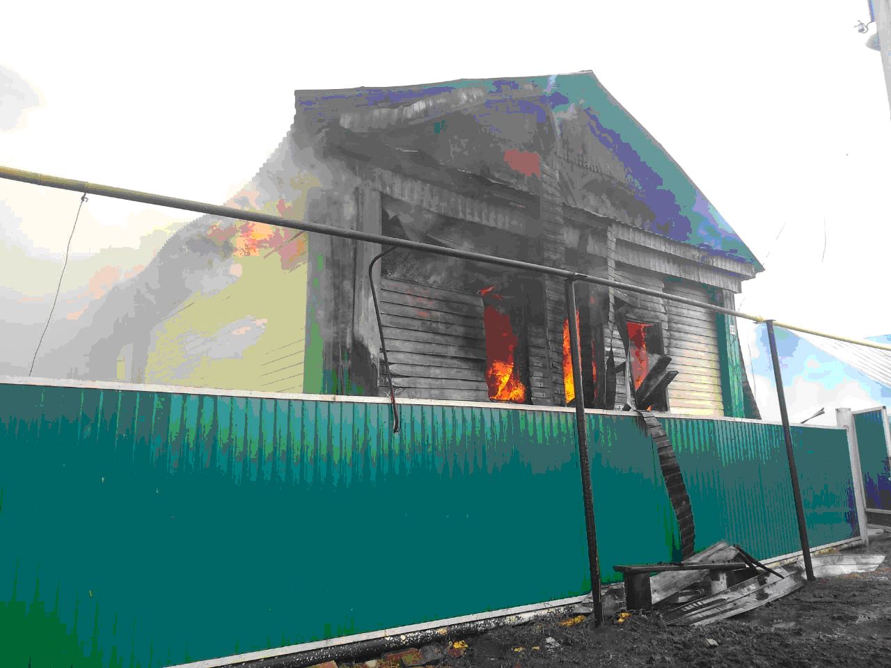 В Альметьевском районе произошел пожар в жилом доме