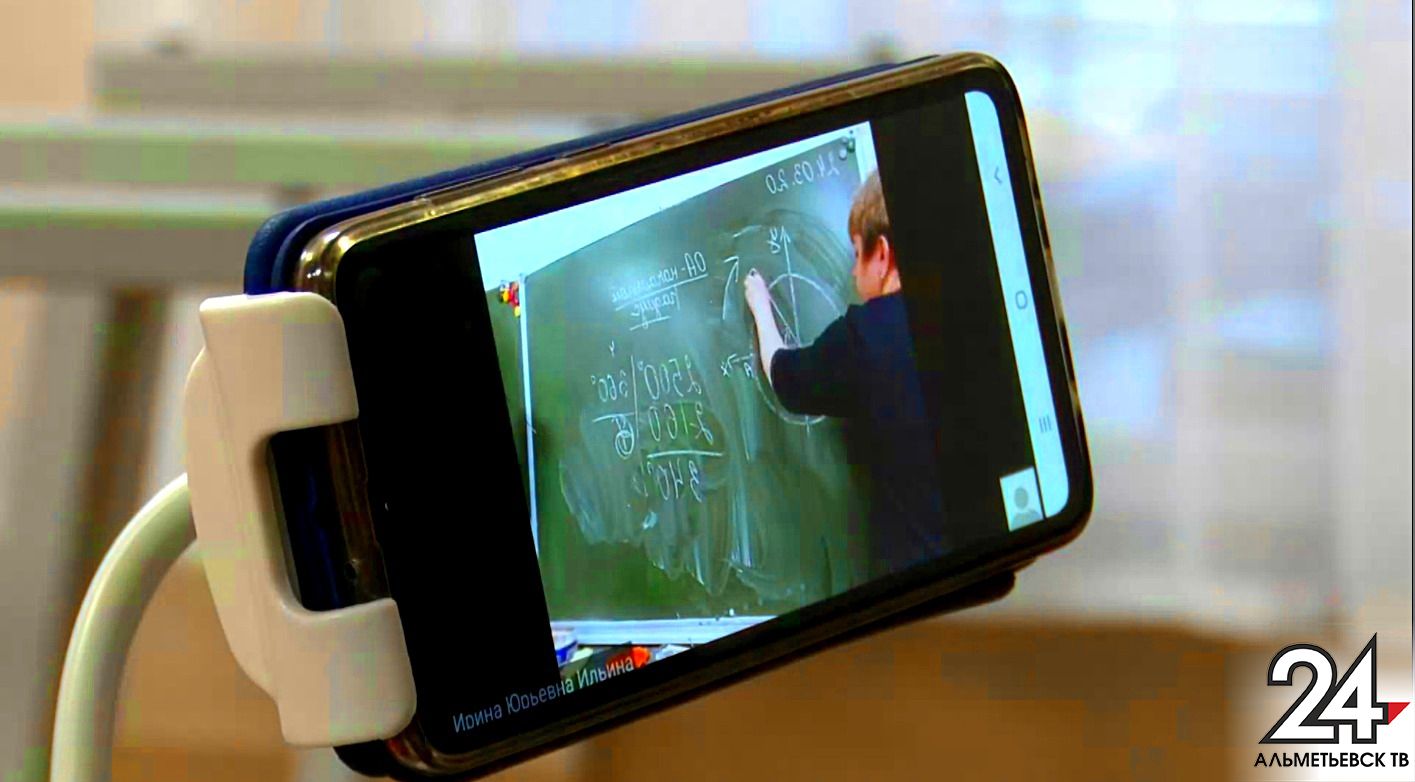 В Татарстане выпускники школ из нуждающихся семей получат планшеты