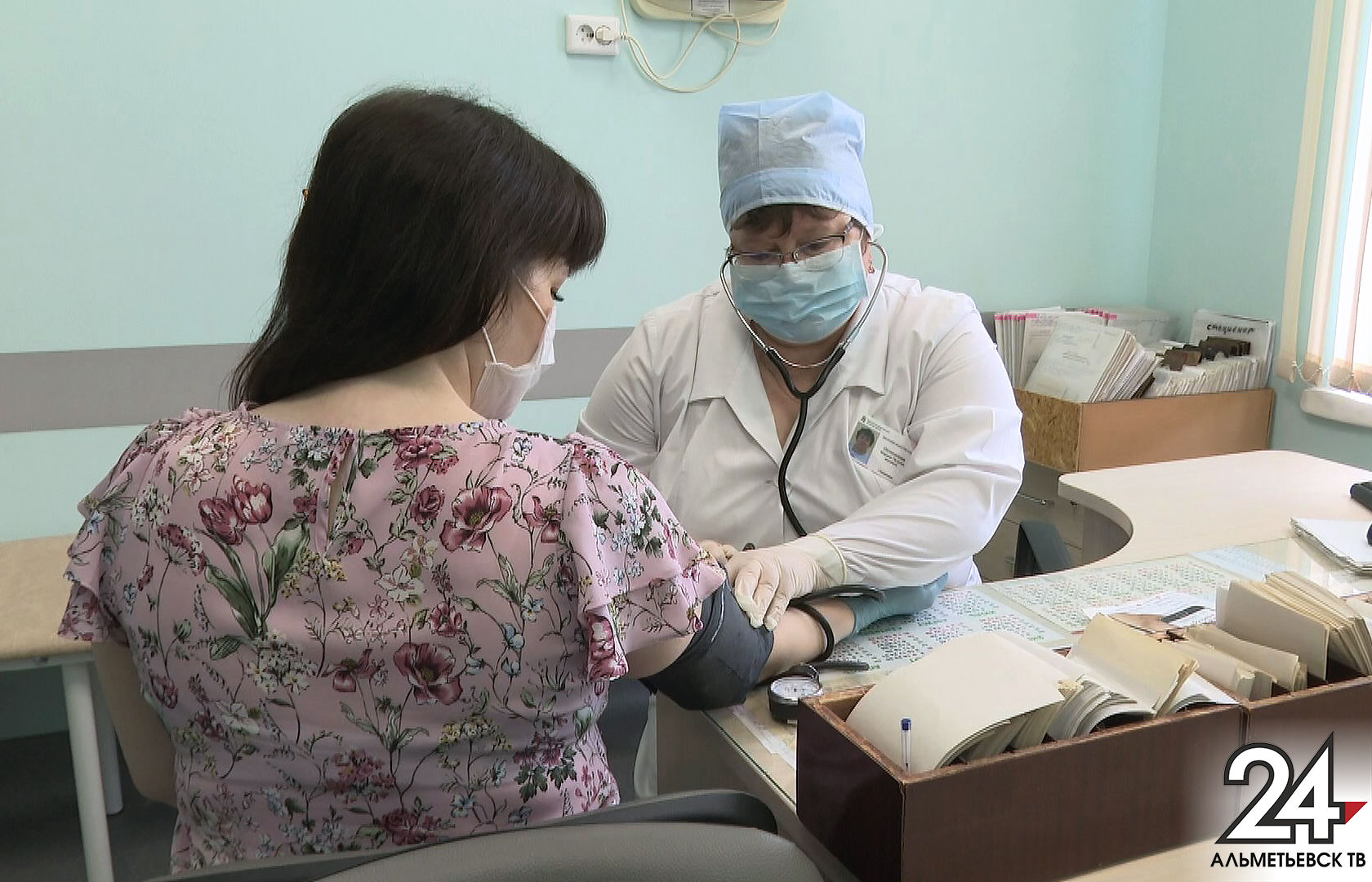 Альметьевские медсестры принимают поздравления с профессиональным праздником