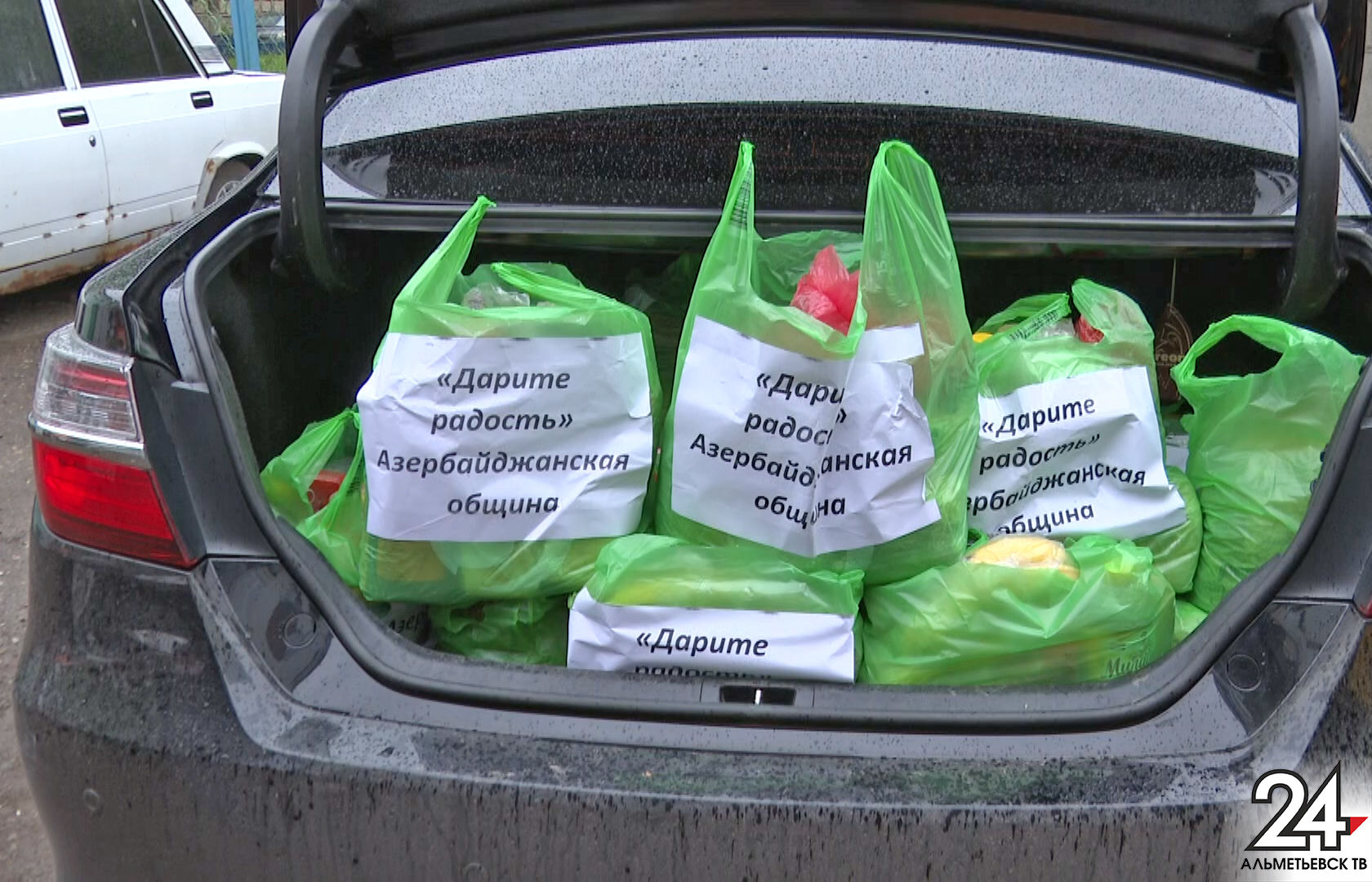 В Альметьевске волонтеры продолжают оказывать помощь малоимущим семьям