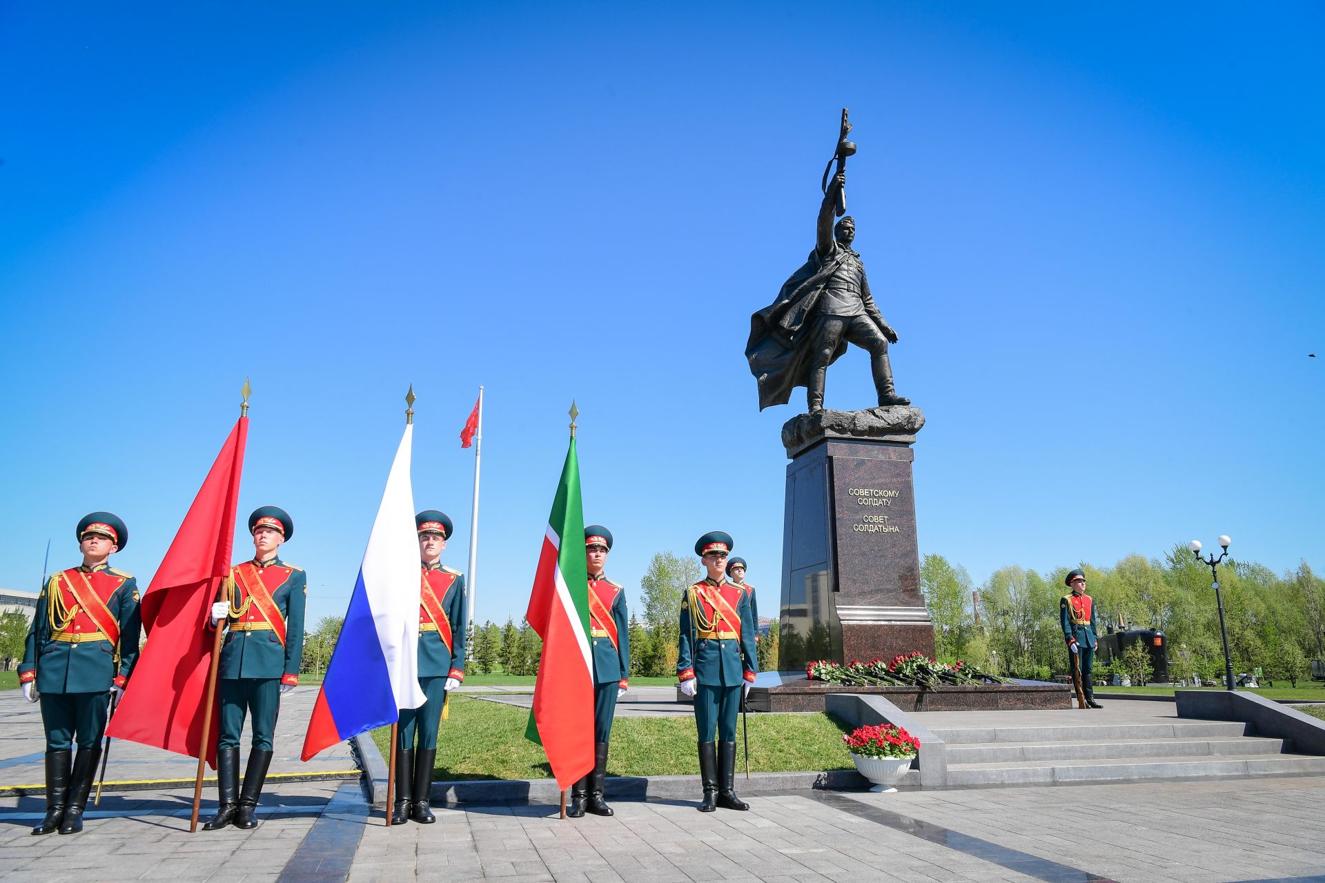 В День Победы в Казани открыли новый монумент