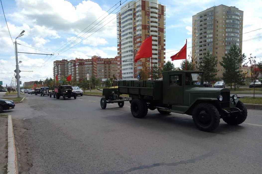 Военная техника проехалась по улицам Альметьевска