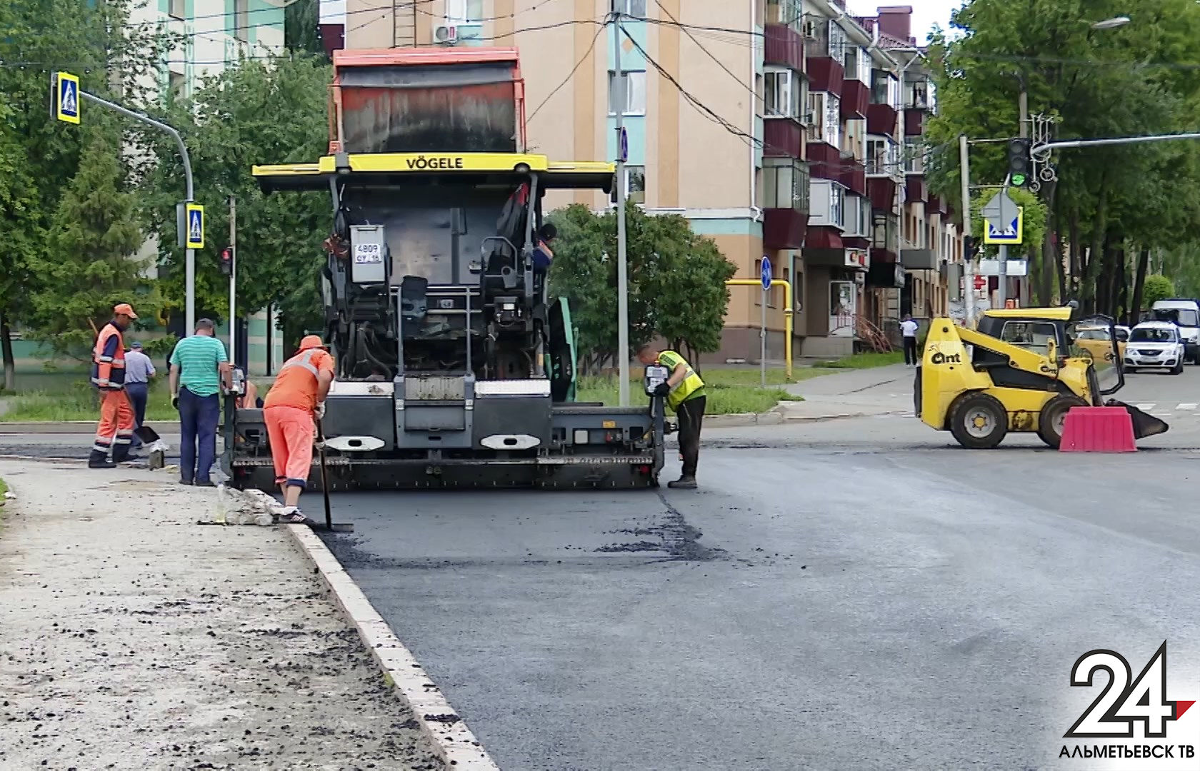 Более 20 улиц отремонтировали альметьевские дорожники с начала года