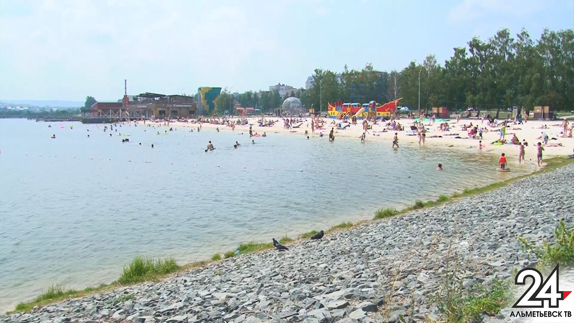 Специалисты: Купаться на городском озере в Альметьевске пока запрещено