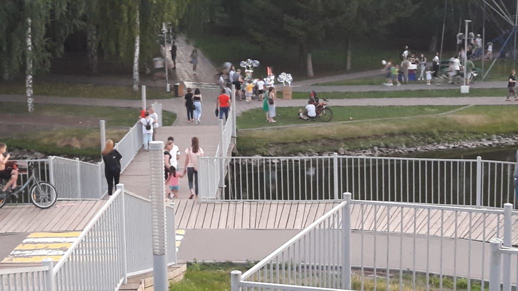 Альметьевские спасатели вызволили из западни собаку, застрявшую под мостом