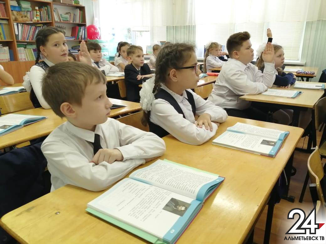 В новом учебном году в Альметьевске дети будут приходить в школу в разное время