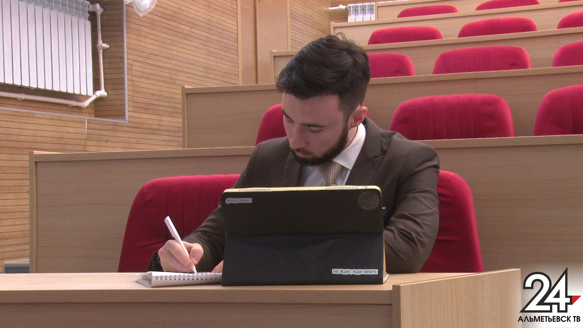 26 альметьевцев отправили заявки в муниципальный молодежный парламент
