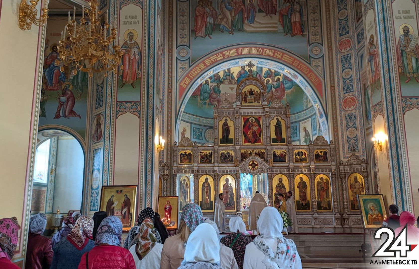 Православные Альметьевска празднуют Яблочный Спас