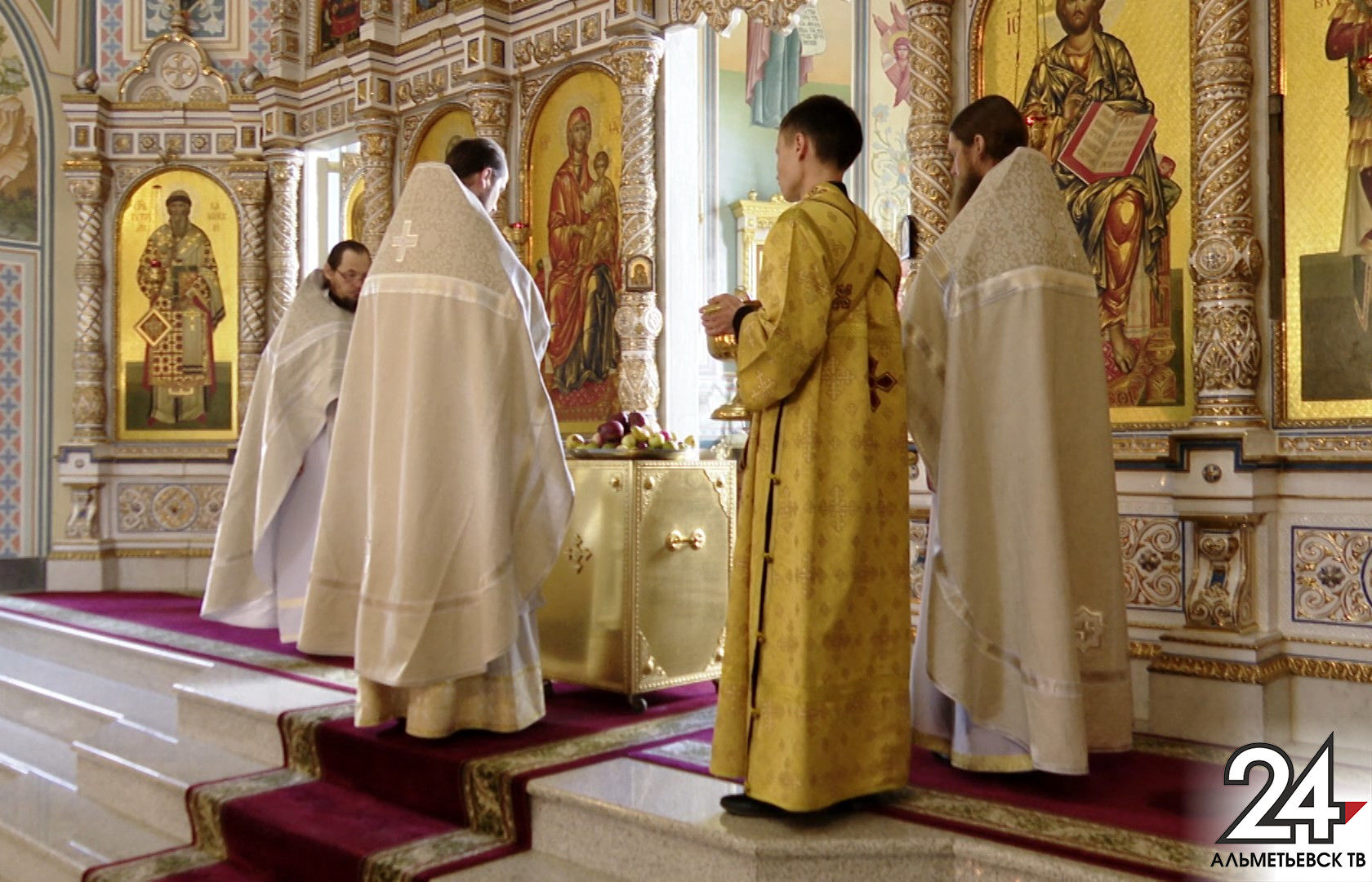 Православные альметьевцы отметили Преображение Господне или Яблочный Спас