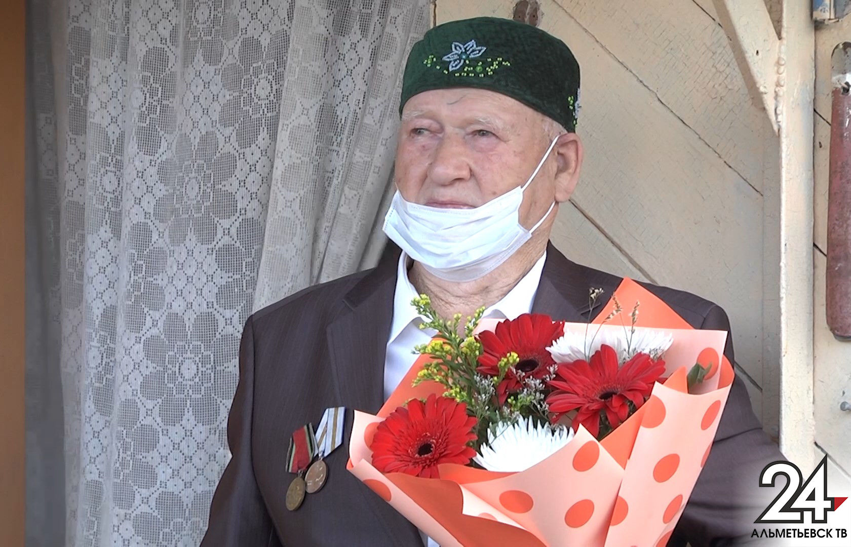 Ветеран из Альметьевска района в 90 лет ездит на мотоцикле