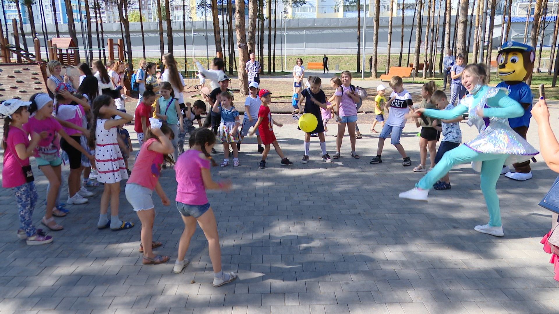 «Первоклассное» сентября: для альметьевских школьников провели праздник в парке