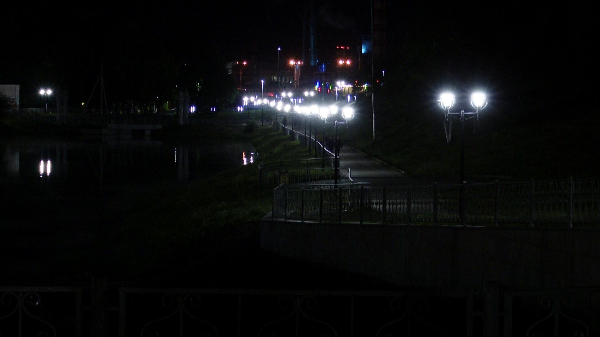 На Каскаде прудов в Альметьевске заменили уличное освещение
