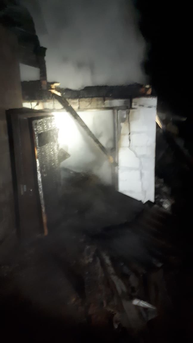 Пожар в Альметьевском районе уничтожил кровлю жилого дома