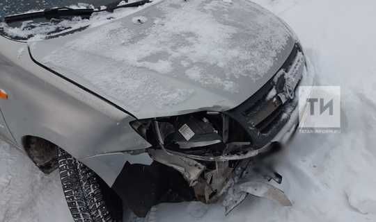 В Татарстане водитель умер за рулем и протаранил шесть автомобилей