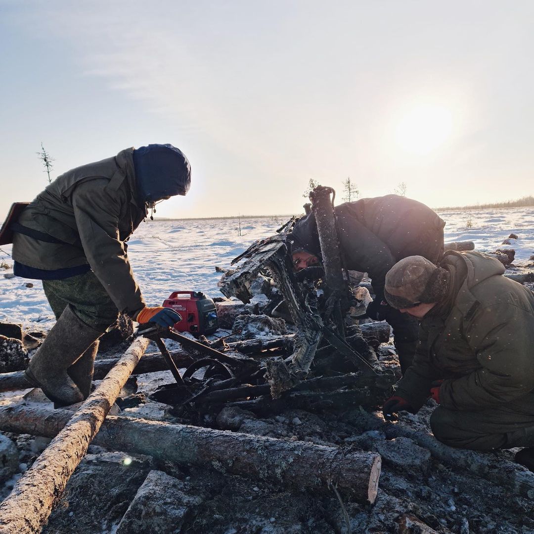 Самолет времен ВОВ обнаружили в болотах в Ленинградской области альметьевские поисковики