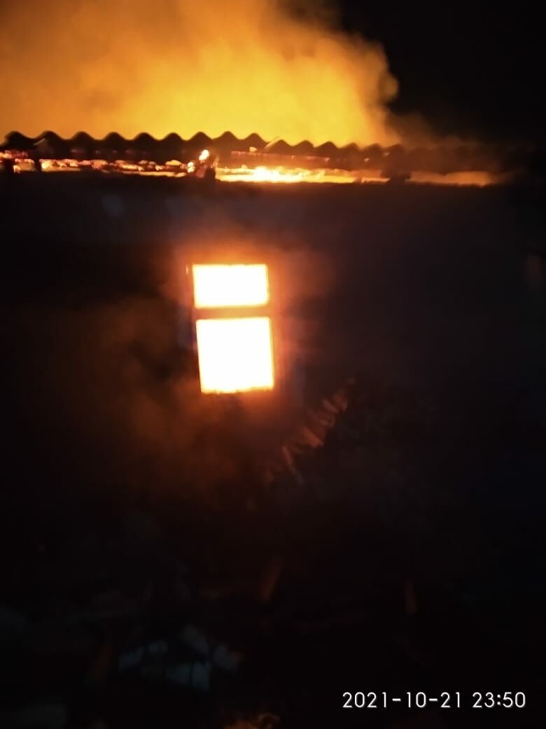 Ночью в Заинске произошел пожар, двое мужчин отравились дымом