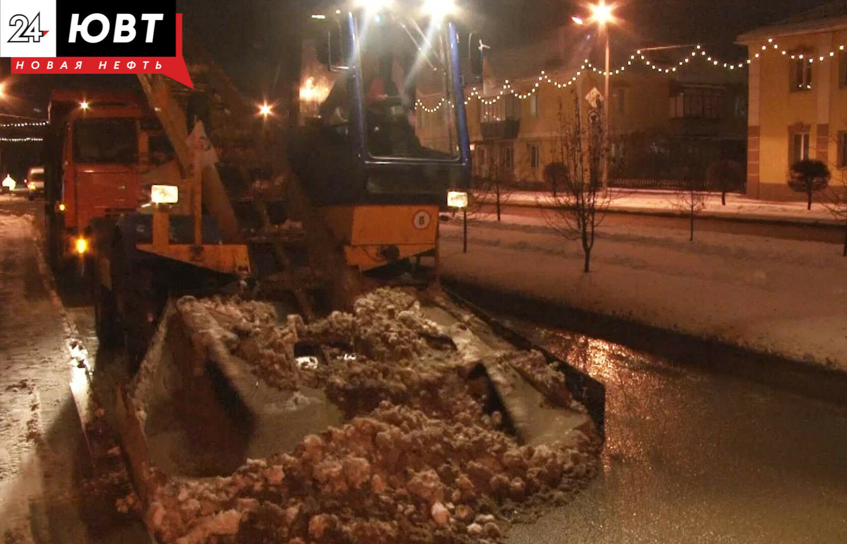 На региональных дорогах Татарстана из-за снегопада задействовали 210 единиц спецтехники