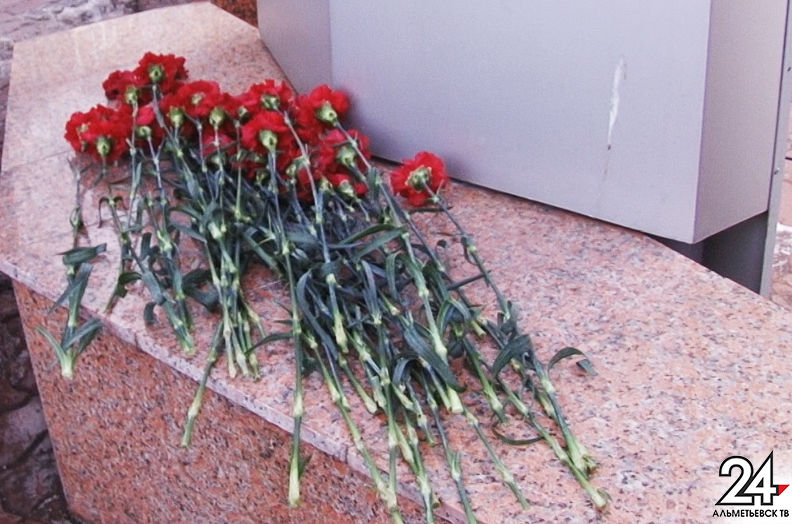 В Альметьевске состоится возложение цветов к стеле Мусы Джалиля