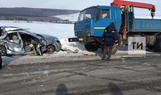 В аварии в Альметьевском районе погиб один человек и четверо пострадали