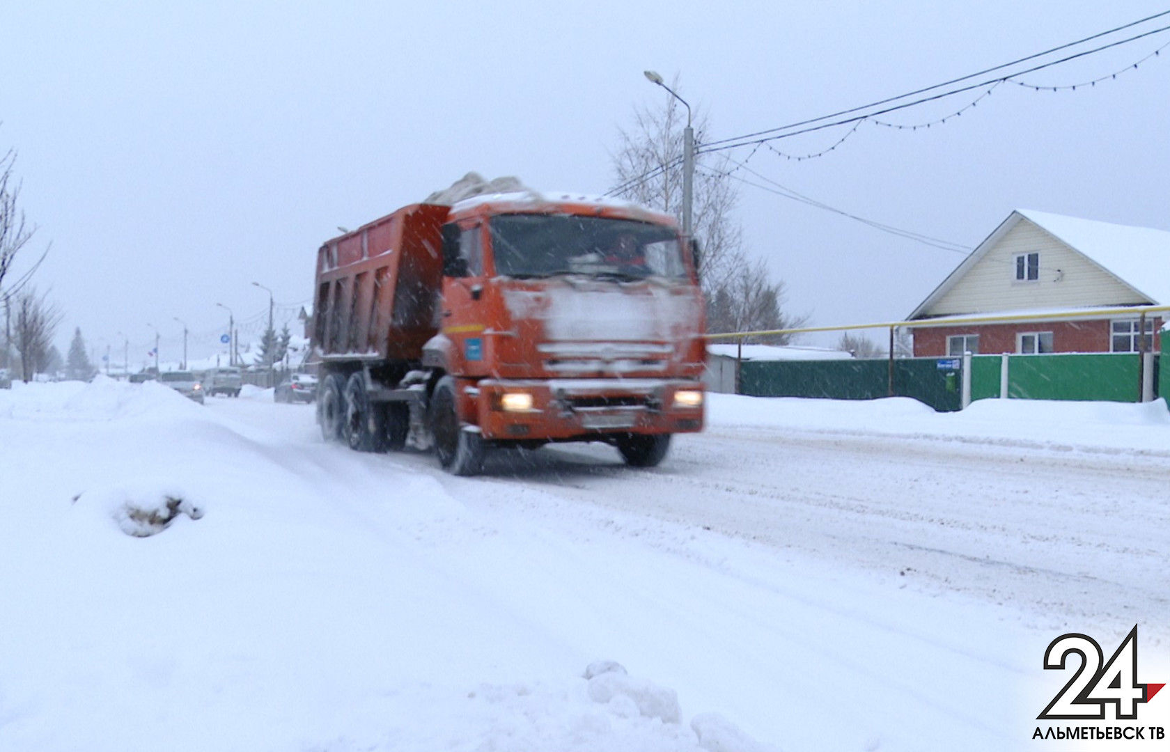 «Колоссальный снегопад»: Тимур Нагуманов рассказал, что последствия снега будут устраняться несколько дней