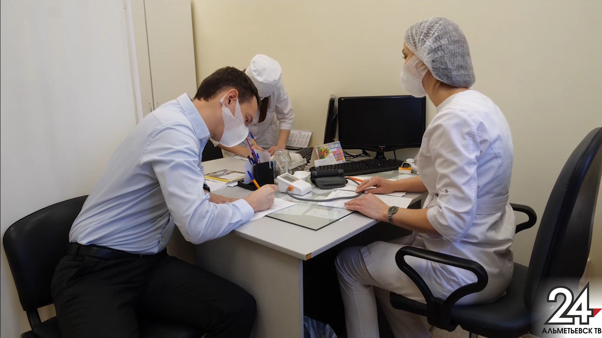 «Чувствую себя великолепно»: Тимур Нагуманов сделал вторую прививку от коронавируса