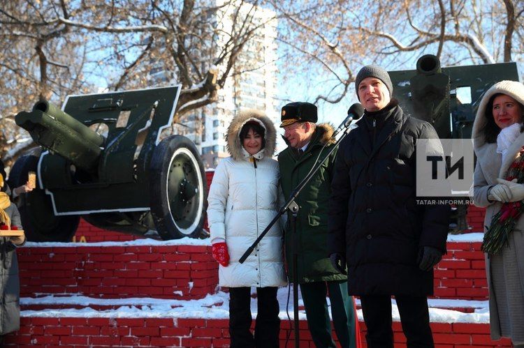 В Казани реконструировали памятник в честь 80-летия артиллерийского училища