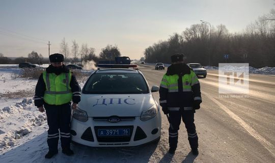 В Татарстане водитель авто чуть не замерзла на трассе из-за неисправной машины