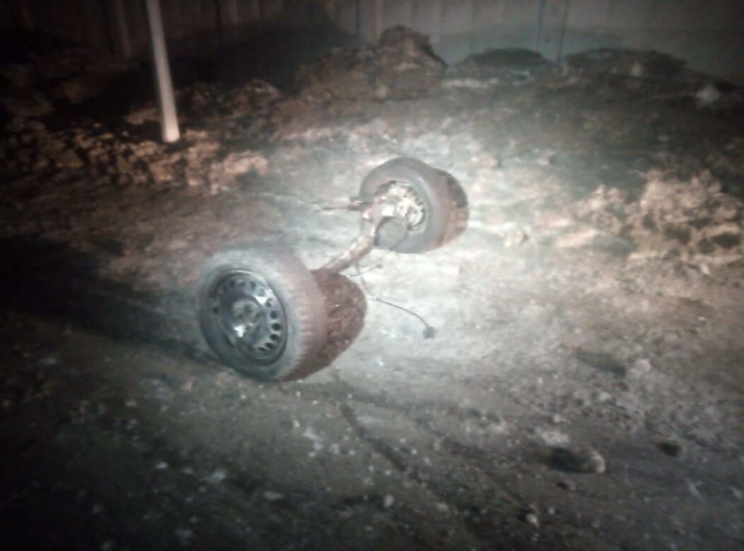 В результате аварии в Альметьевске у машины отлетели колеса