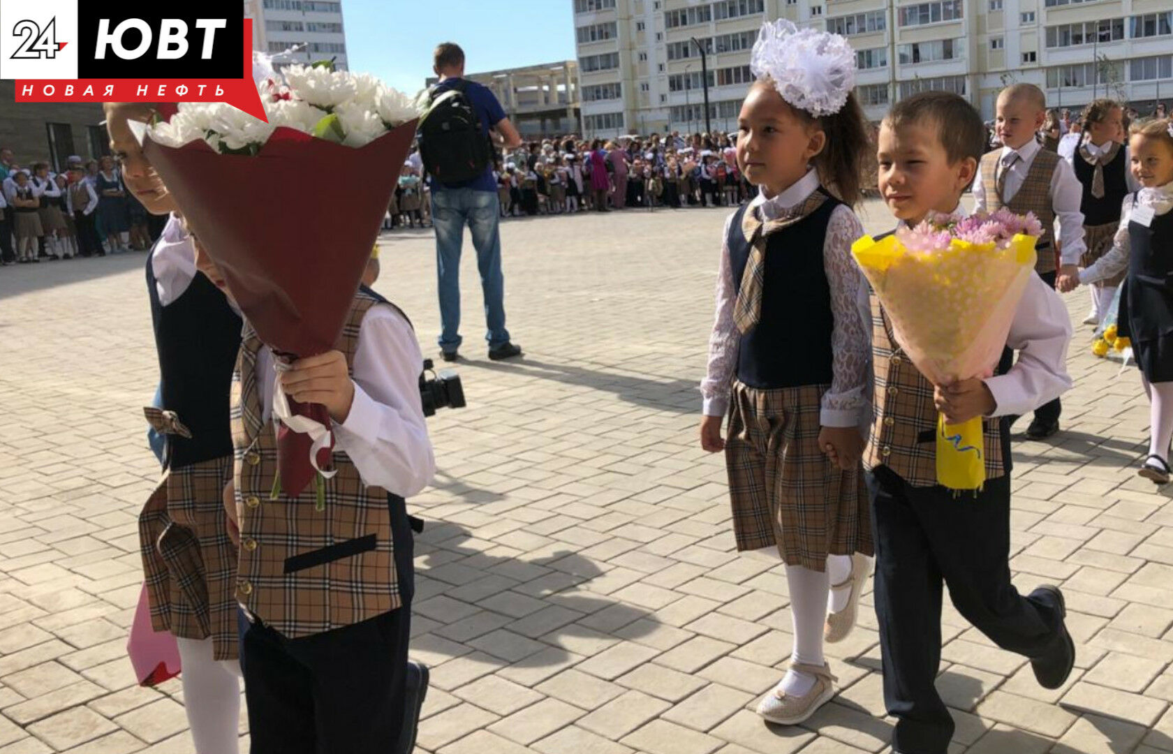Татарстанцы с 1 апреля могут подать на госуслугах заявление на прием в 1 класс