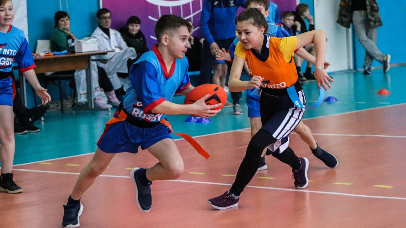 100 школ Татарстана получат инвентарь для запуска проекта «Школьная лига по тэг-регби»