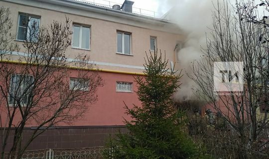 В Альметьевске рано утром из пожара спасли двух человек