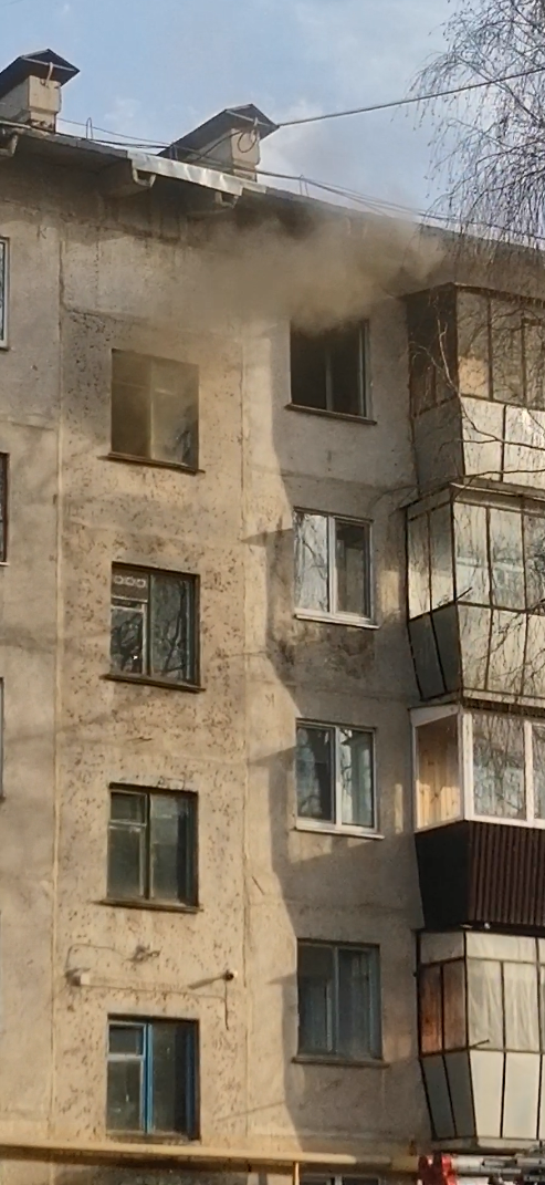 В Альметьевске после пожара госпитализировали мужчину с 40% ожогами тела