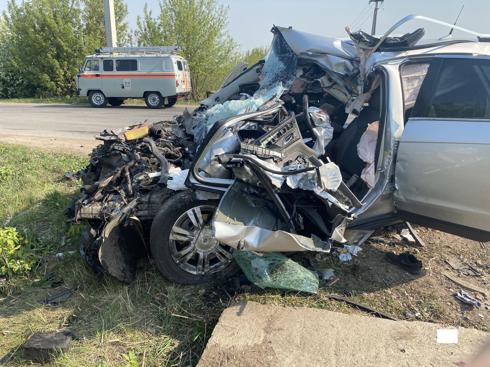 В результате столкновения КамАЗа и Кадиллака в Альметьевске погиб водитель