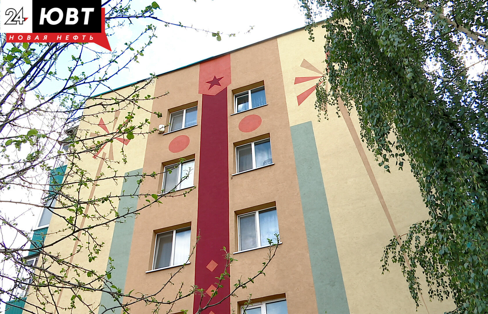 История спасения: маленький ребенок чуть не упал с высоты четвертого этажа в Альметьевске