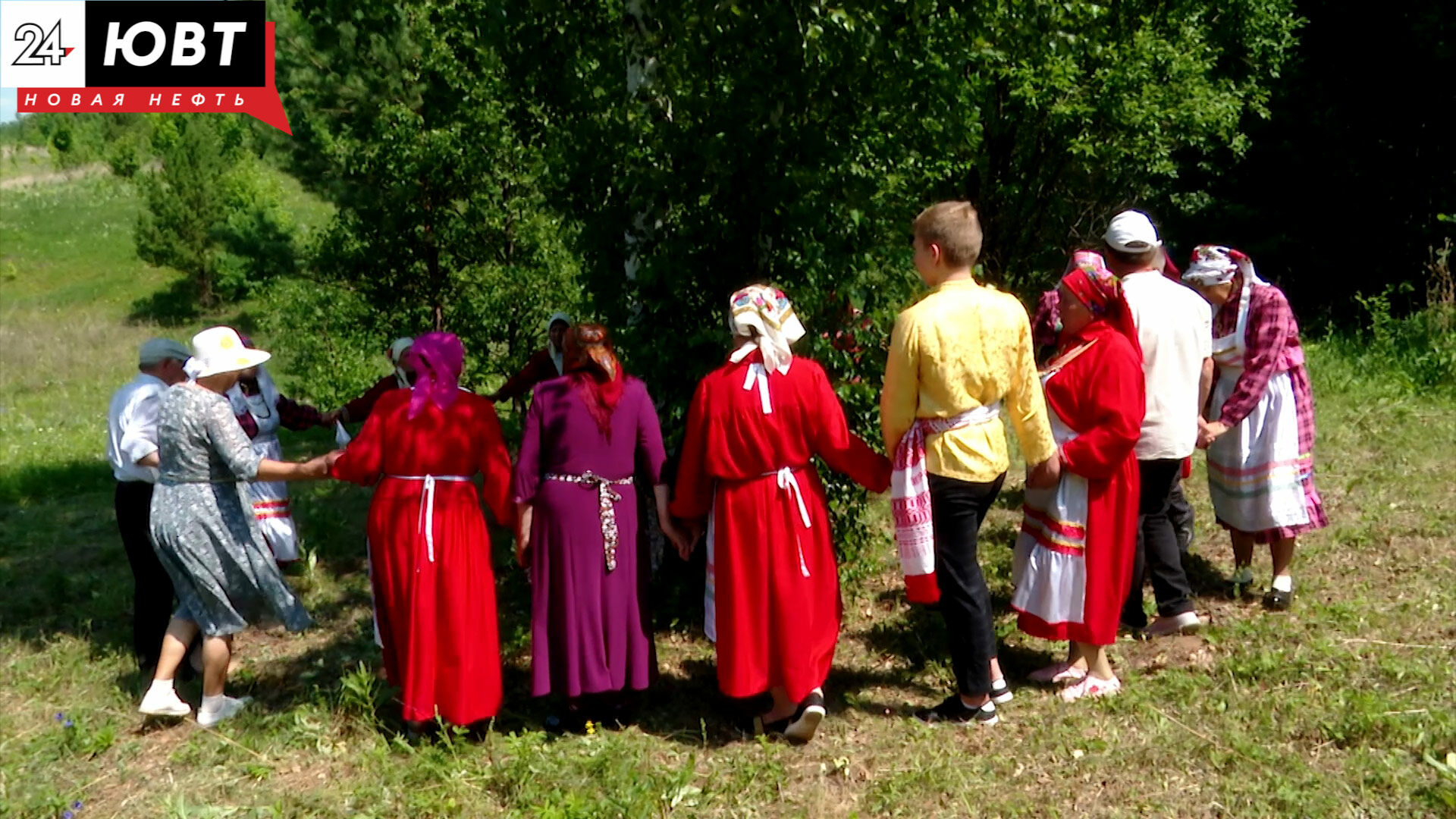 В селе Ильтень-Бута Альметьевского района отметили праздник Святой Троицы
