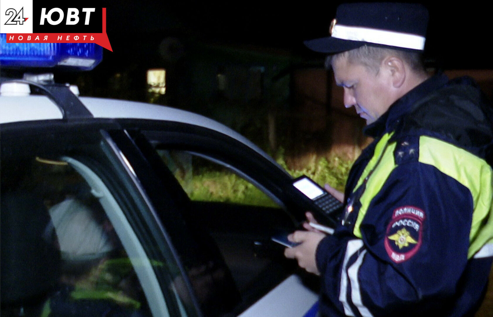 В Альметьевском районе лишенный прав водитель снова сел за руль пьяным и устроил аварию
