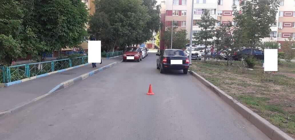 В Альметьевске 18-летний водитель сбил ребенка во дворе