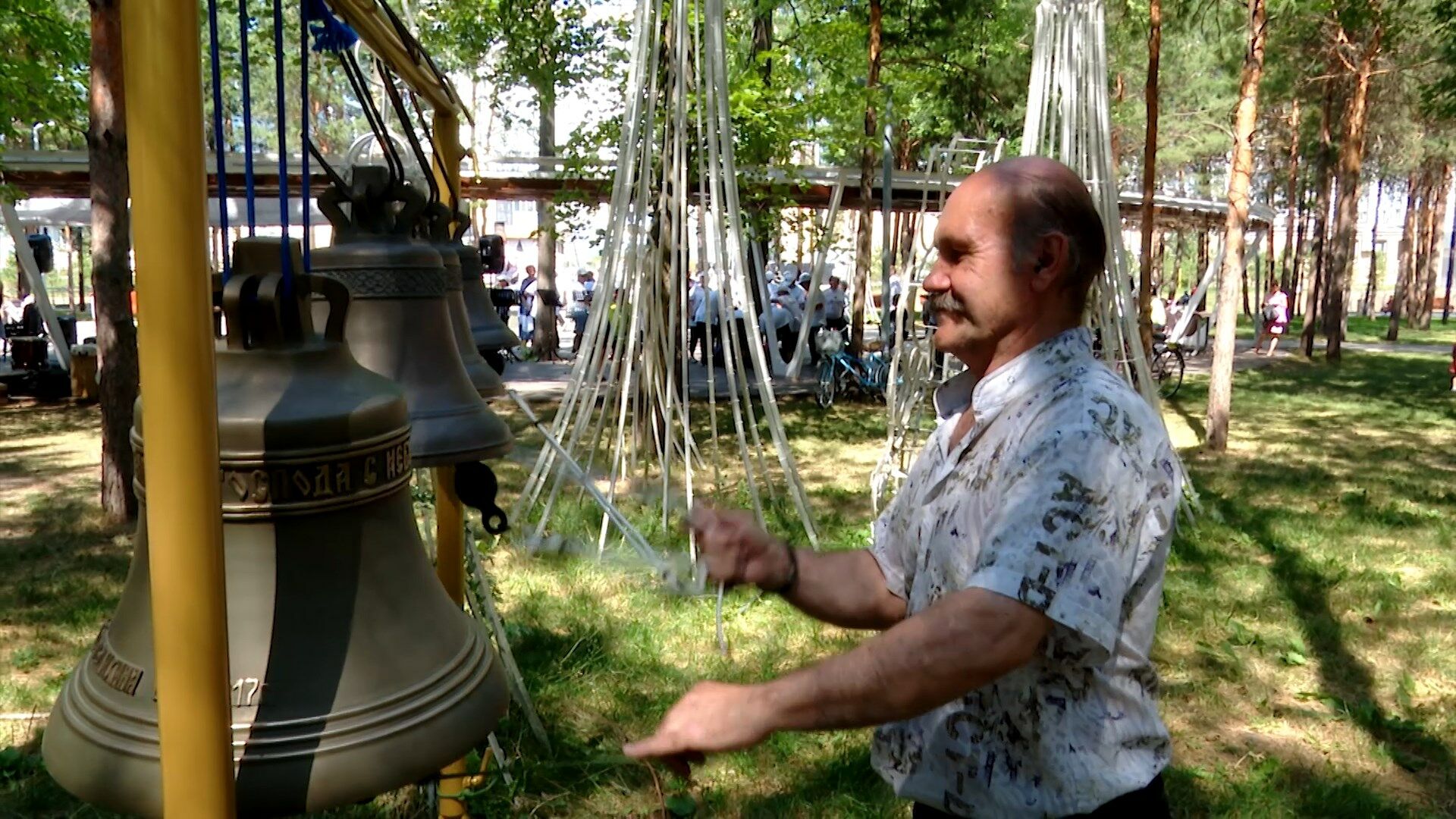 Альметьевцев обучают игре на колоколах в рамках проекта «Звенящий город»