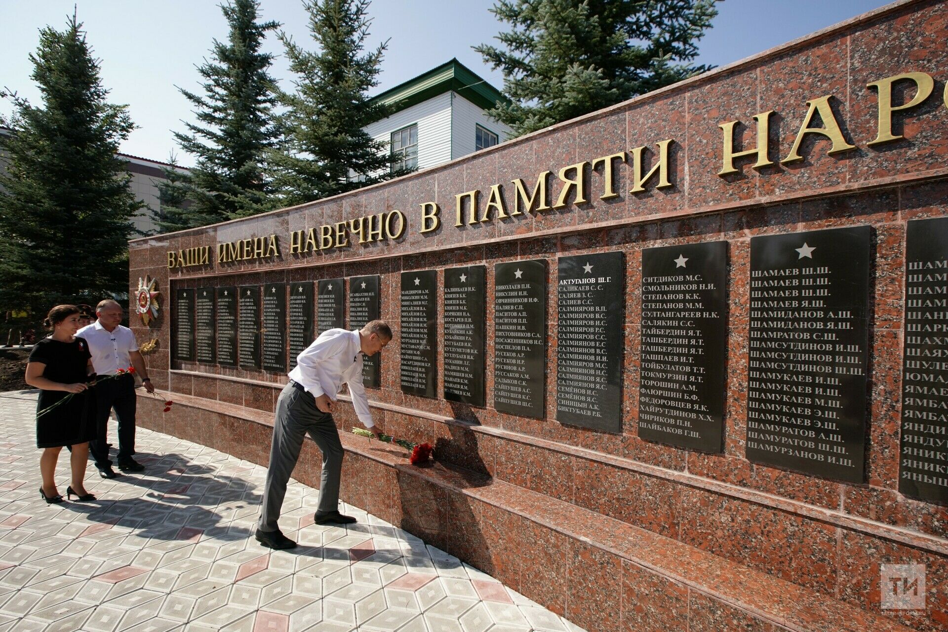 В Башкортостане открылся памятник Гази Загитову, водрузившему Знамя Победы над Рейхстагом