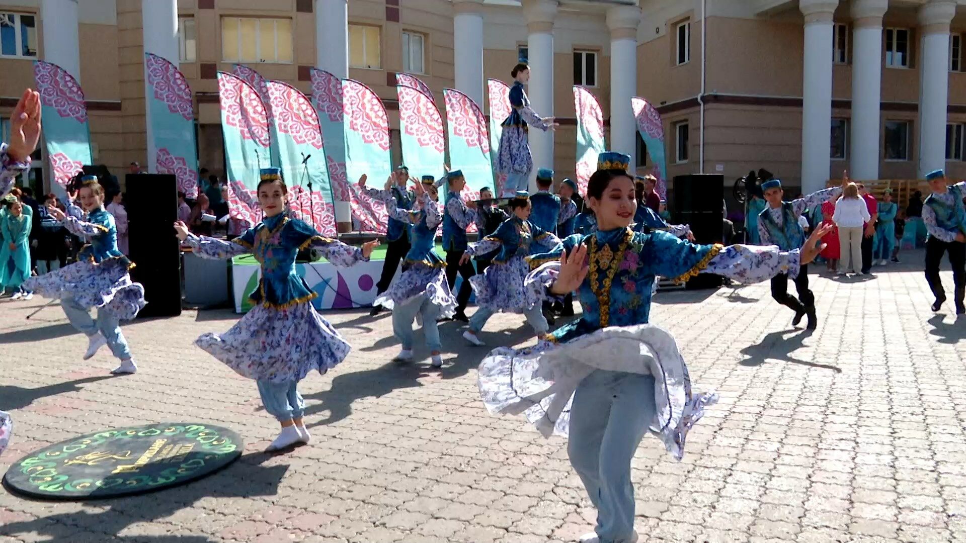 В Альметьевске отмечают День Республики Татарстан