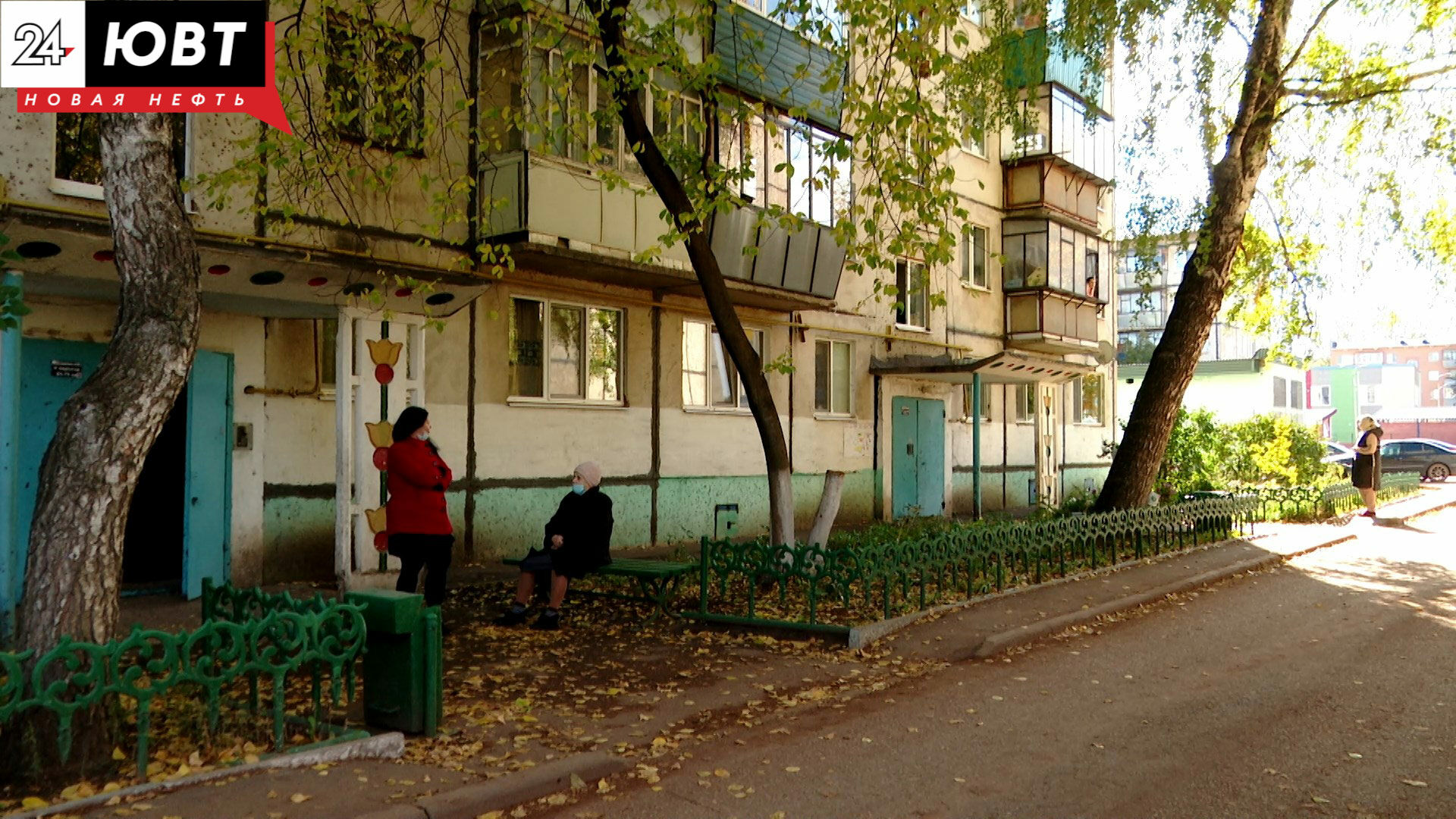 Полвека без ремонта: жители одного из домов в Альметьевске рассказали, что многоэтажка разрушается