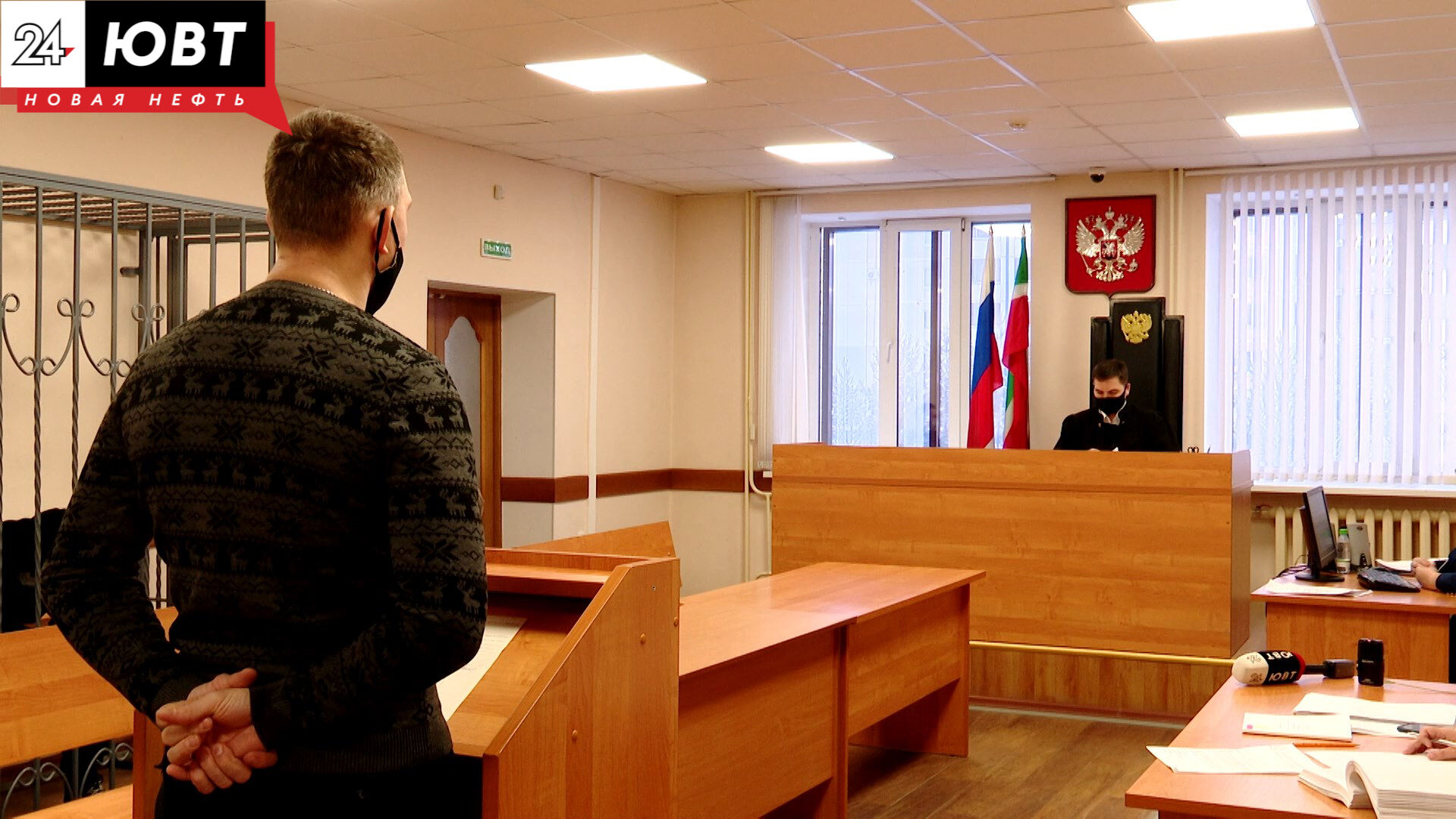 Пронес телевизор и телефоны в колонию: в суде Альметьевска рассмотрели дело о взятке