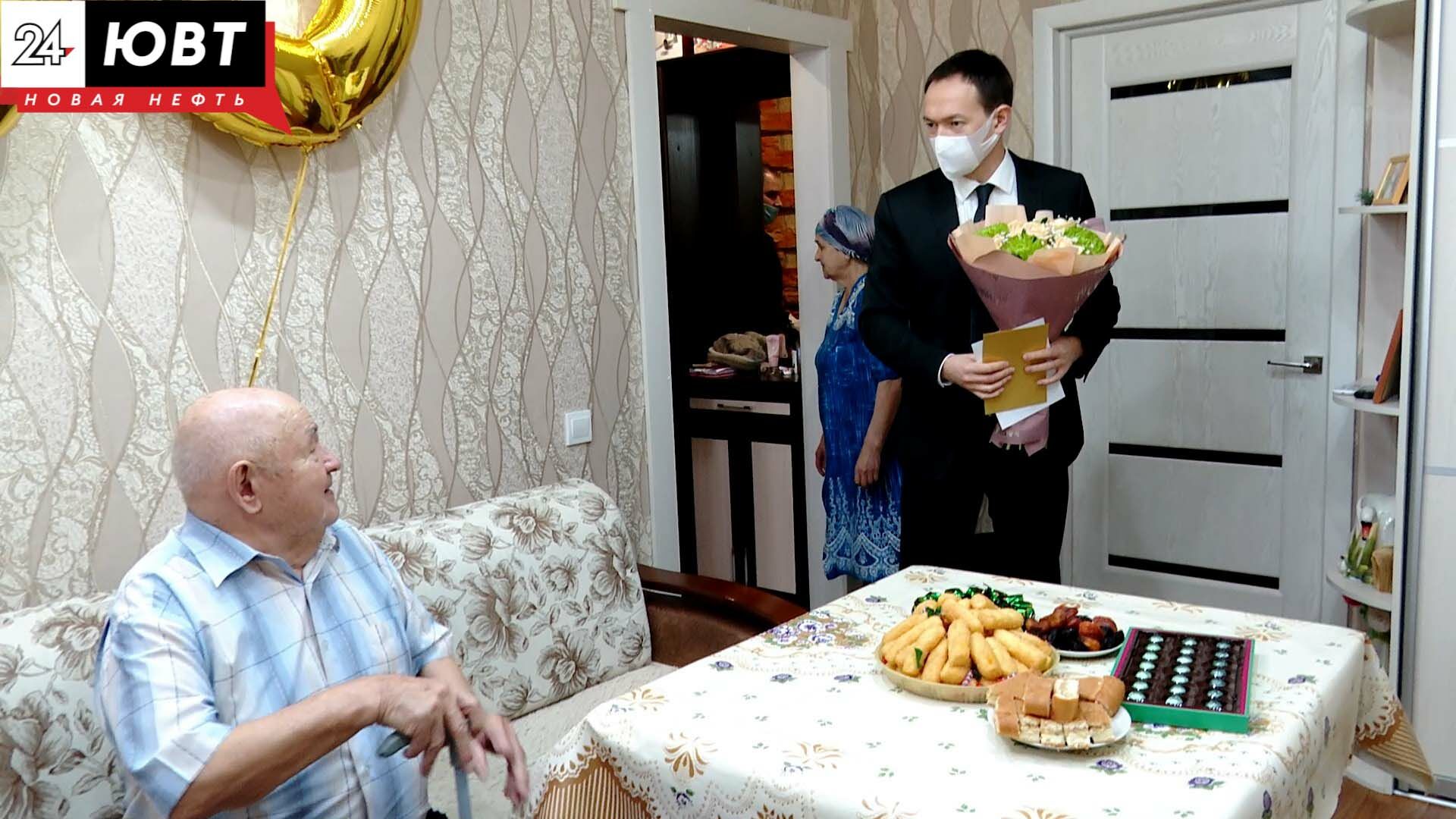 Труженик тыла Мансур Миннуллин из Альметьевска отметил 90-летний юбилей