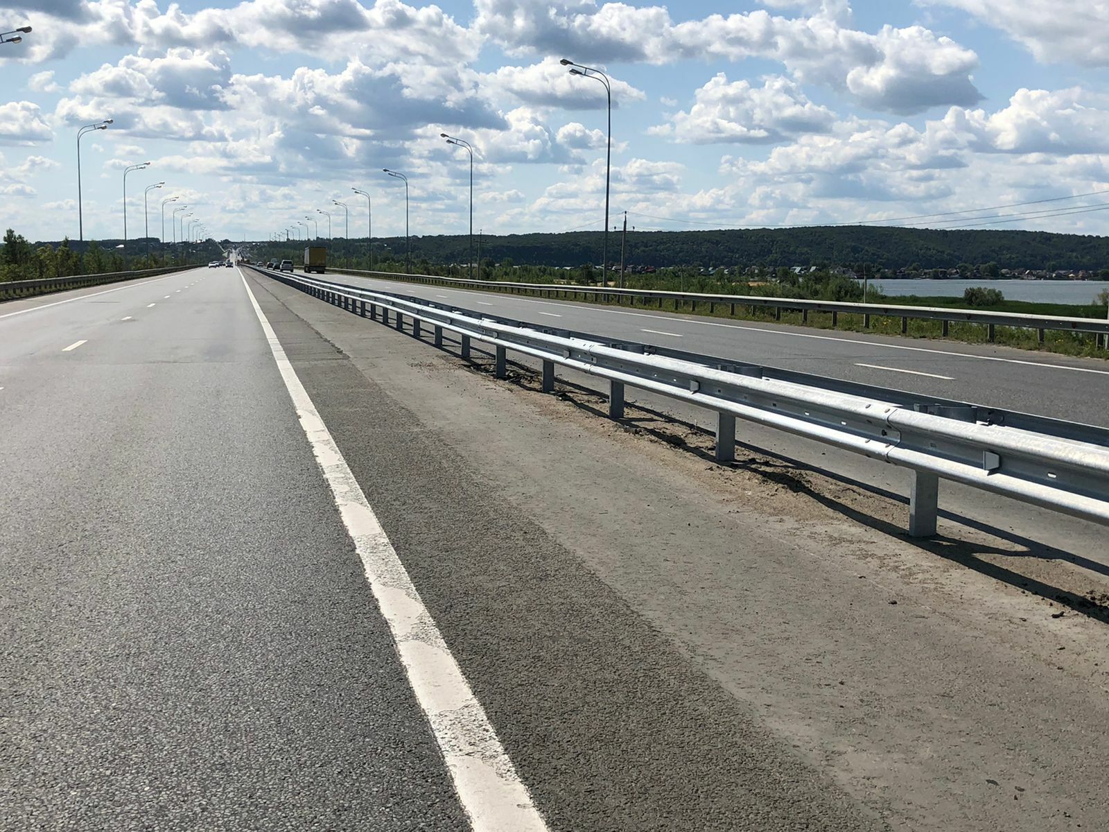На федеральных трассах в Татарстане установлено 52 км металлического барьерного ограждения