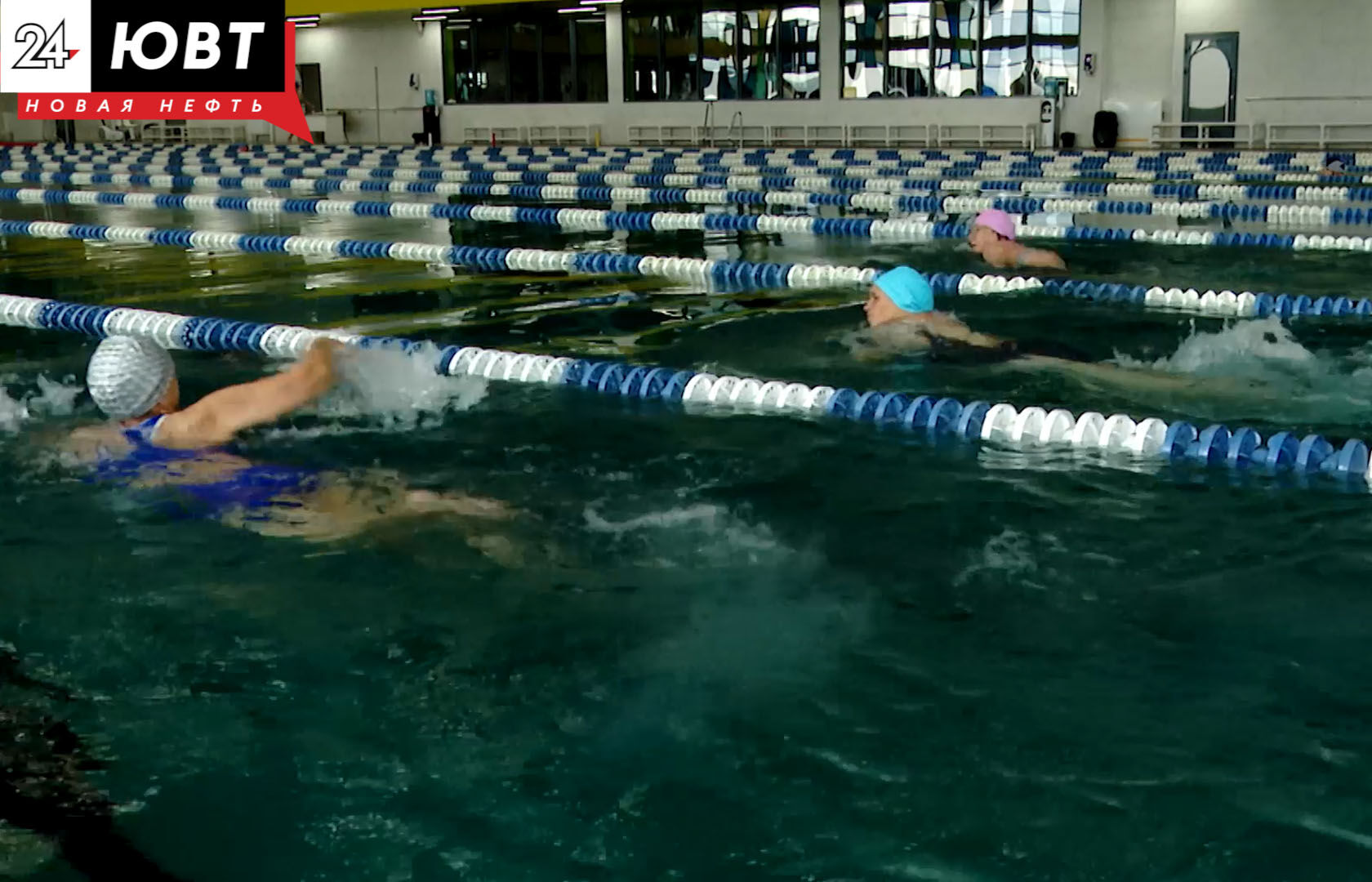 25 пловцов в возрасте от 65 лет и старше: альметьевские пенсионеры состязались в плавании