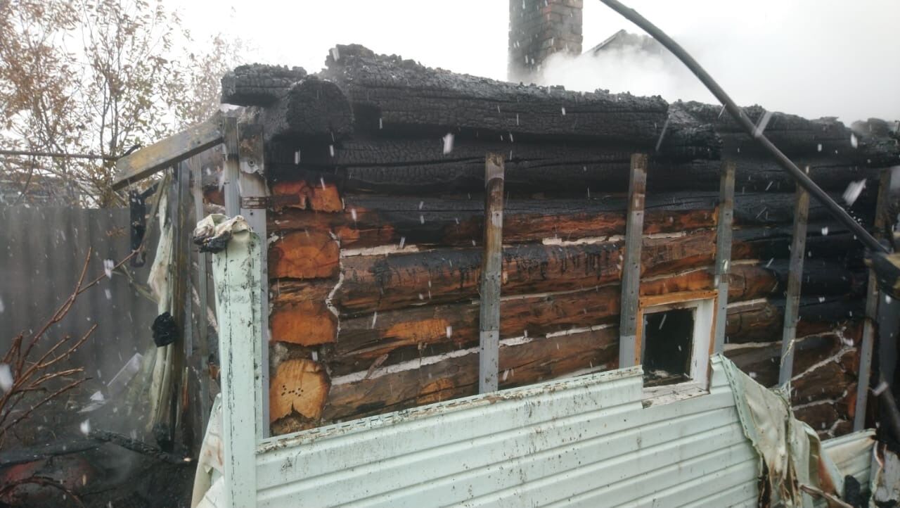 В Альметьевском районе загорелась баня