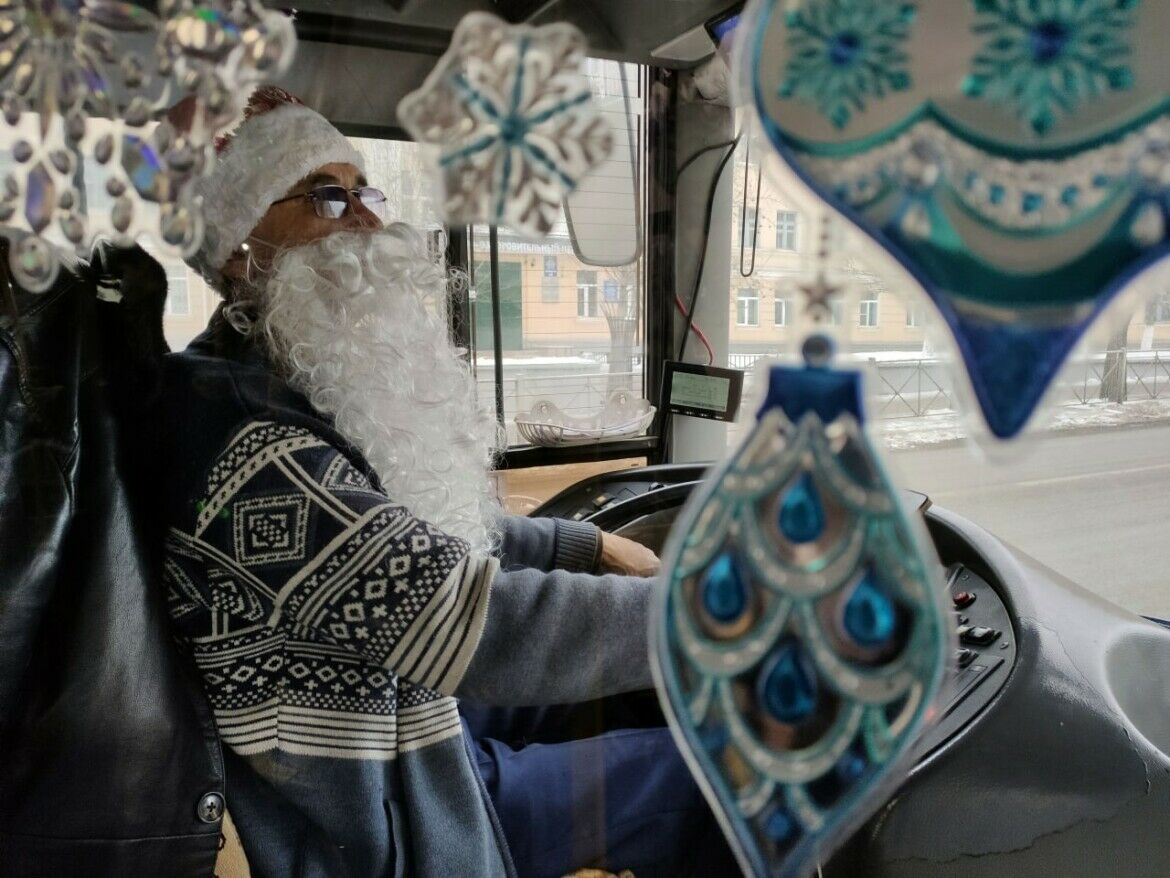 Казанцы смогут озвучить новогодние поздравления для автобусов