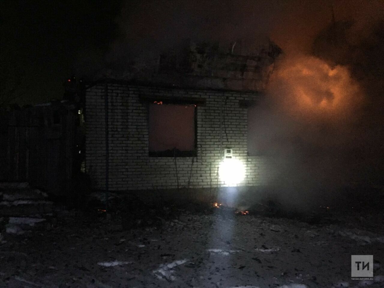 В Татарстане мужчина решил отметить пенсию и сгорел вместе с домом