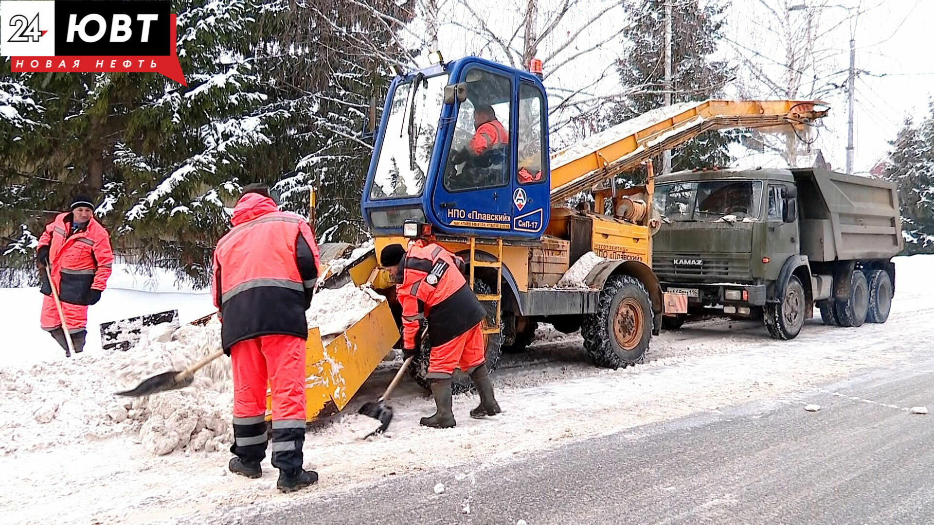 Региональные дороги Татарстана сейчас обслуживают 400 единиц снегоуборочной техники