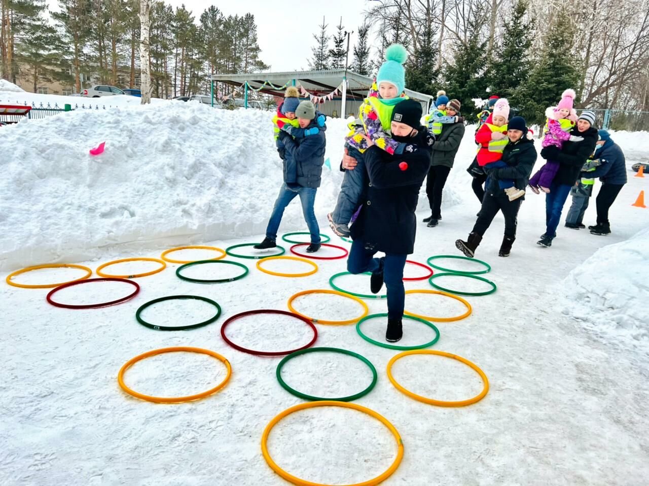 В Альметьевске в детском саду № 62 «Тирэк» прошел челлендж «С папой безопасно!»